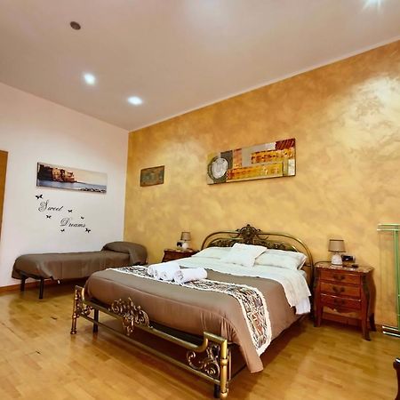 Promised Land Napoli Apartment ภายนอก รูปภาพ